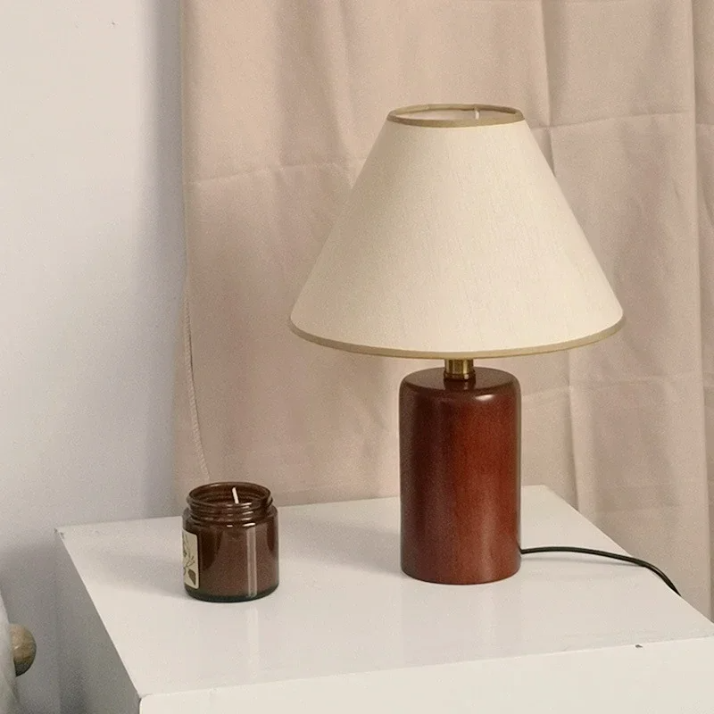 Renvara - korejská skládací stolní lampa v retro stylu