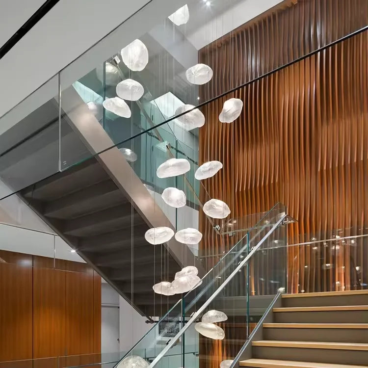 Lumirell – Lépcsőzetes üvegcsillár alumínium vázzal