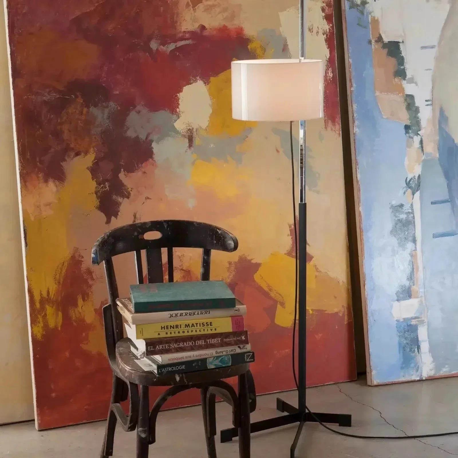 Zeyra – Black Modern Floor Lamp