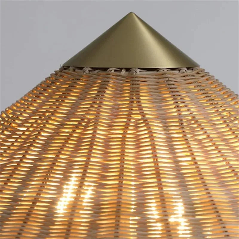 Solvenn – Rattan állólámpa