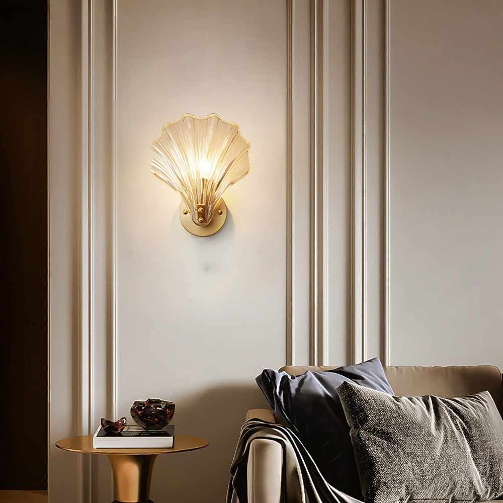 Shellivara – Art Brass Glass Seashell Wall Light