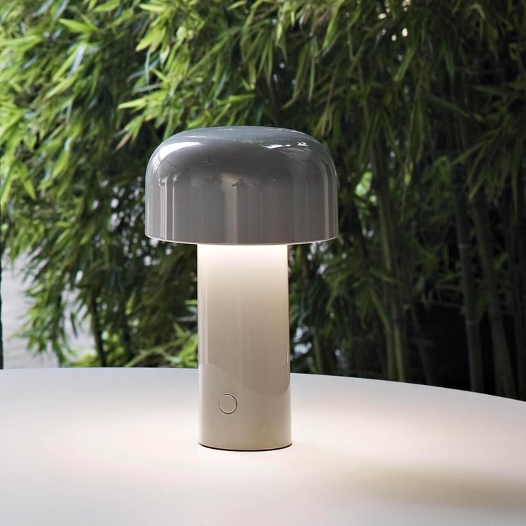Lumivia - Lampada da Tavolo LED Portatile Illuminazione Elegante