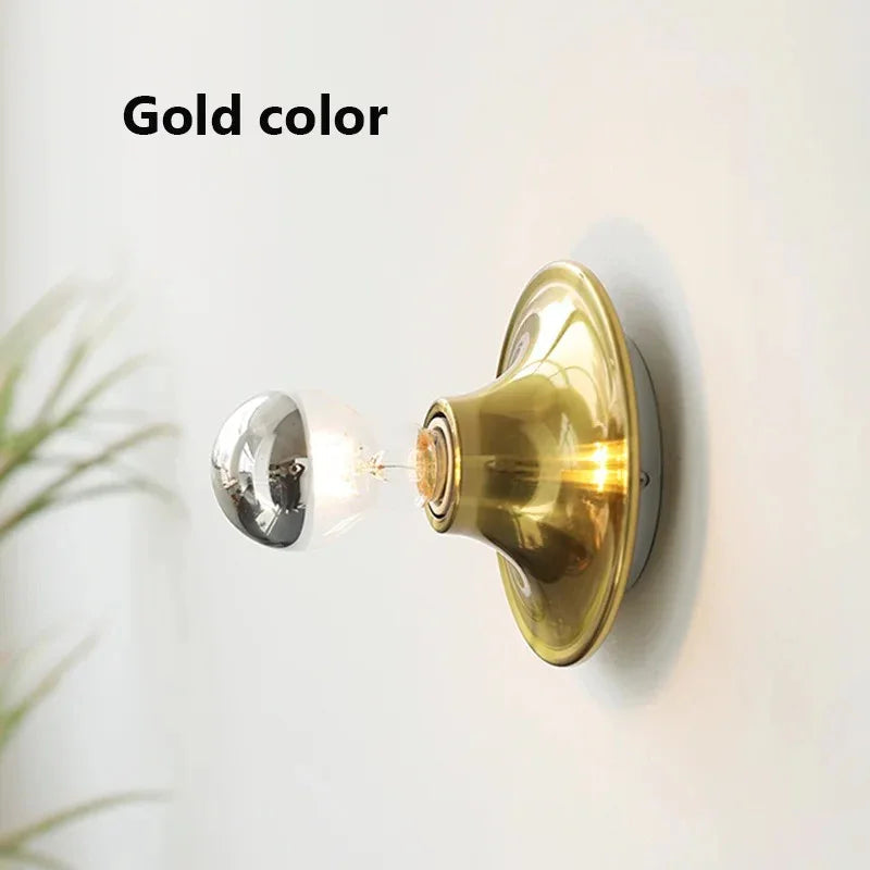 Hermora – Lámpara Esculpida de Montaje Dual para Pared y Techo