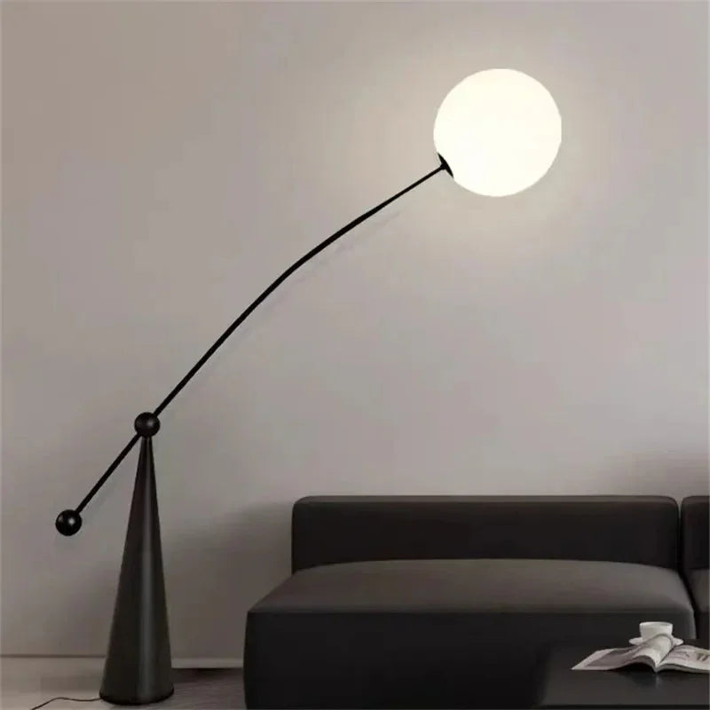 Tireva – Moderne Bue Gulvlampe