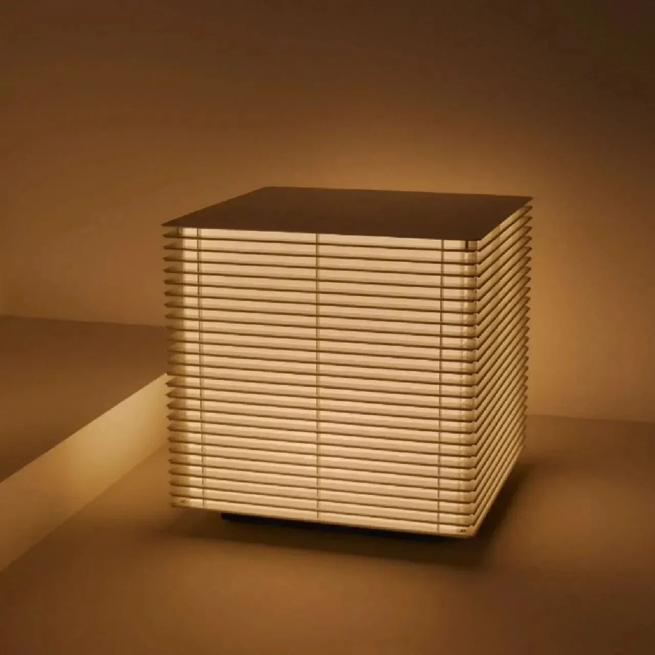 Olivarae – Elegant Moderne Gulvlampe