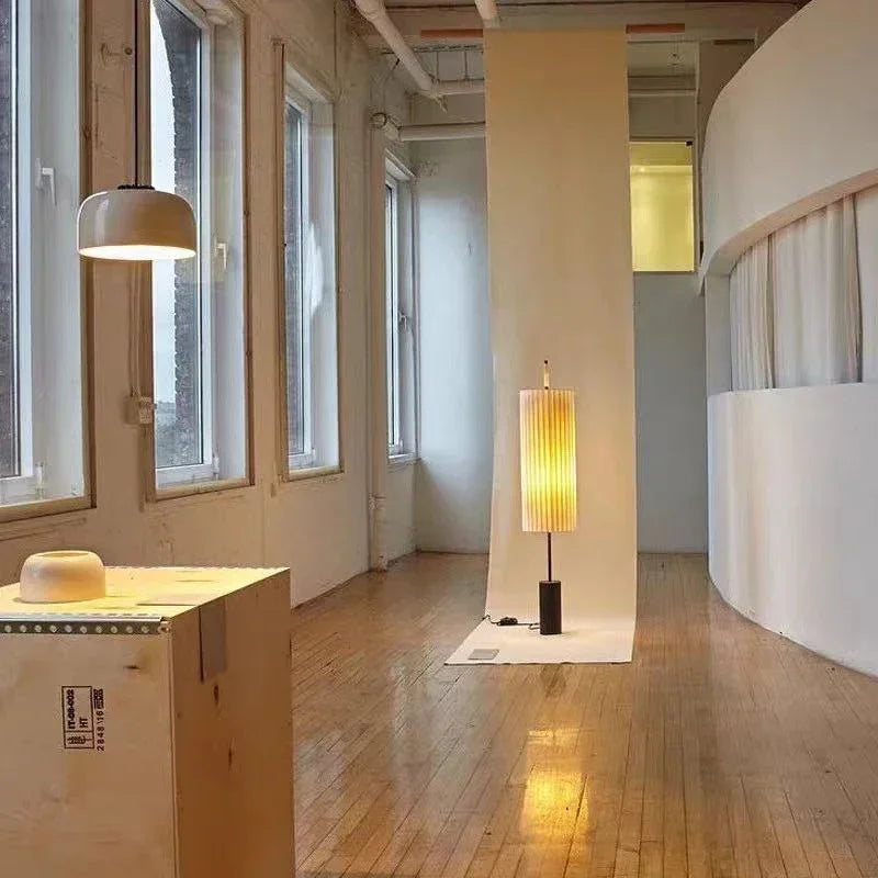 Serava – Gulvlampe