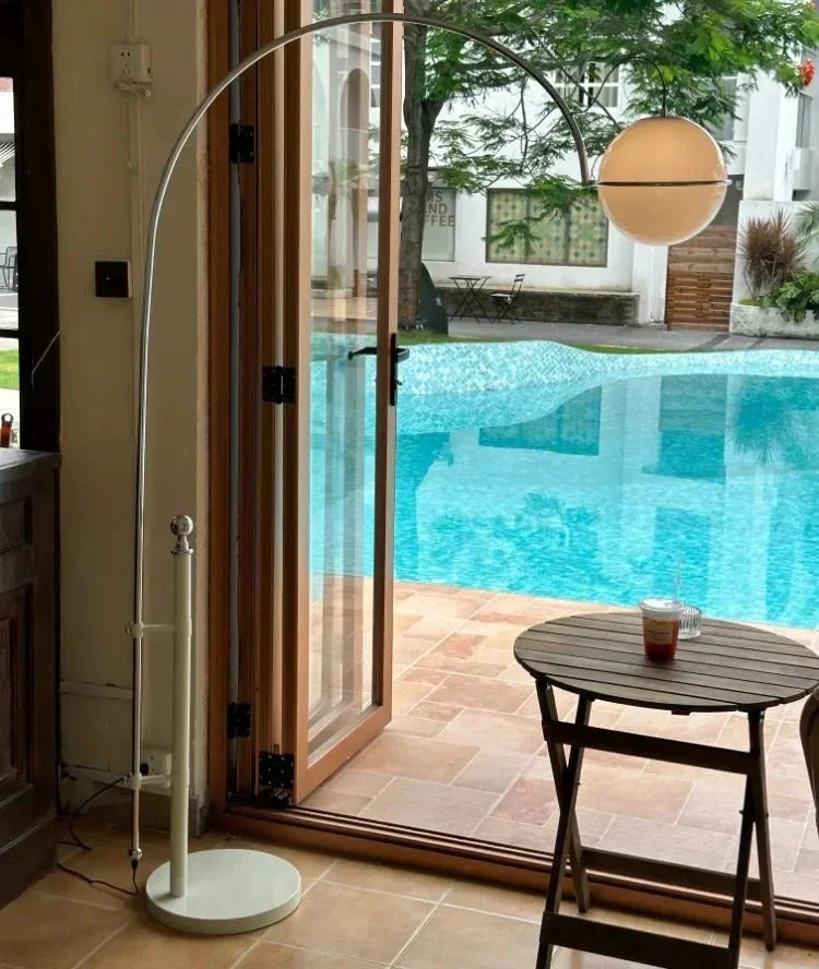 Lurevan – Gulvlampe med vind