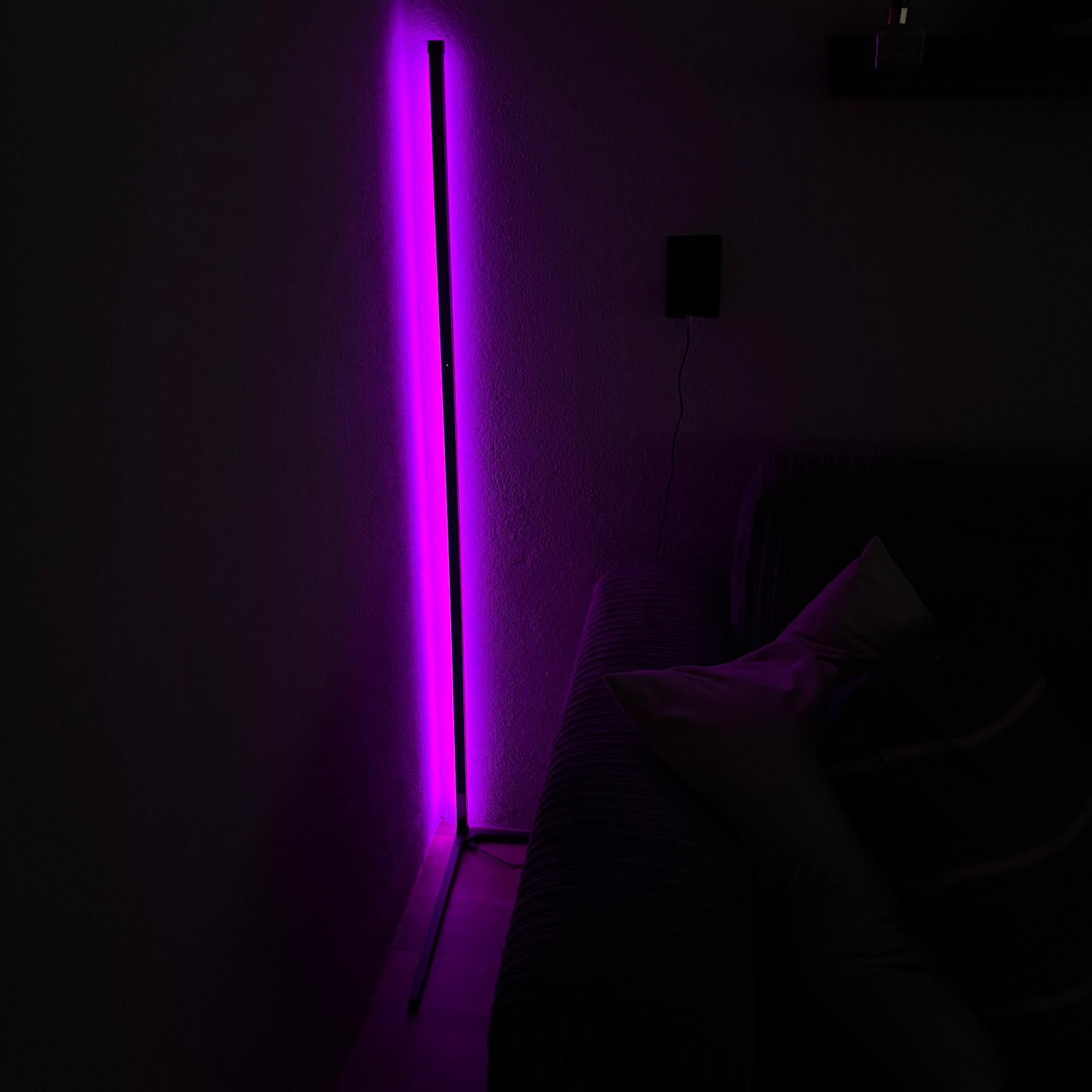 Varax – LED stojací lampa