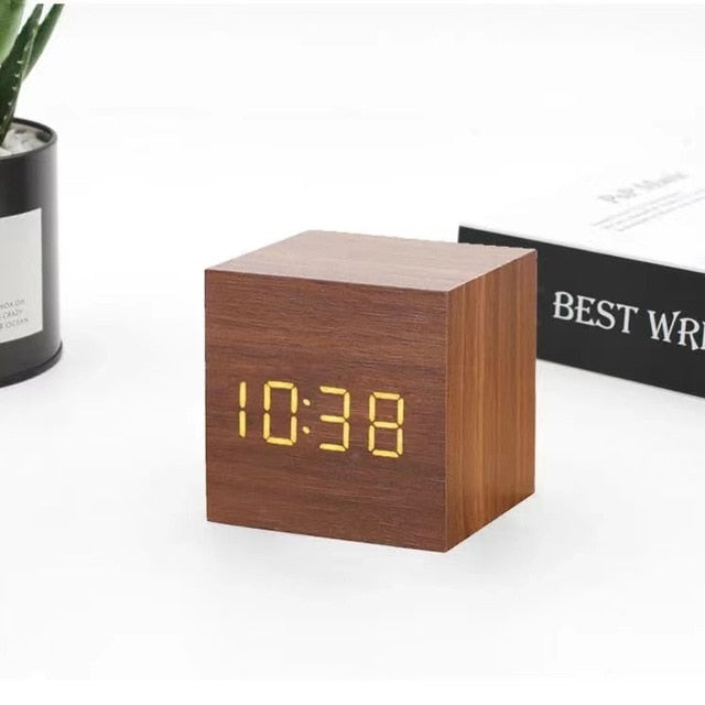 Zenvora – Orologio Sveglia Digitale LED a Cubo in Legno