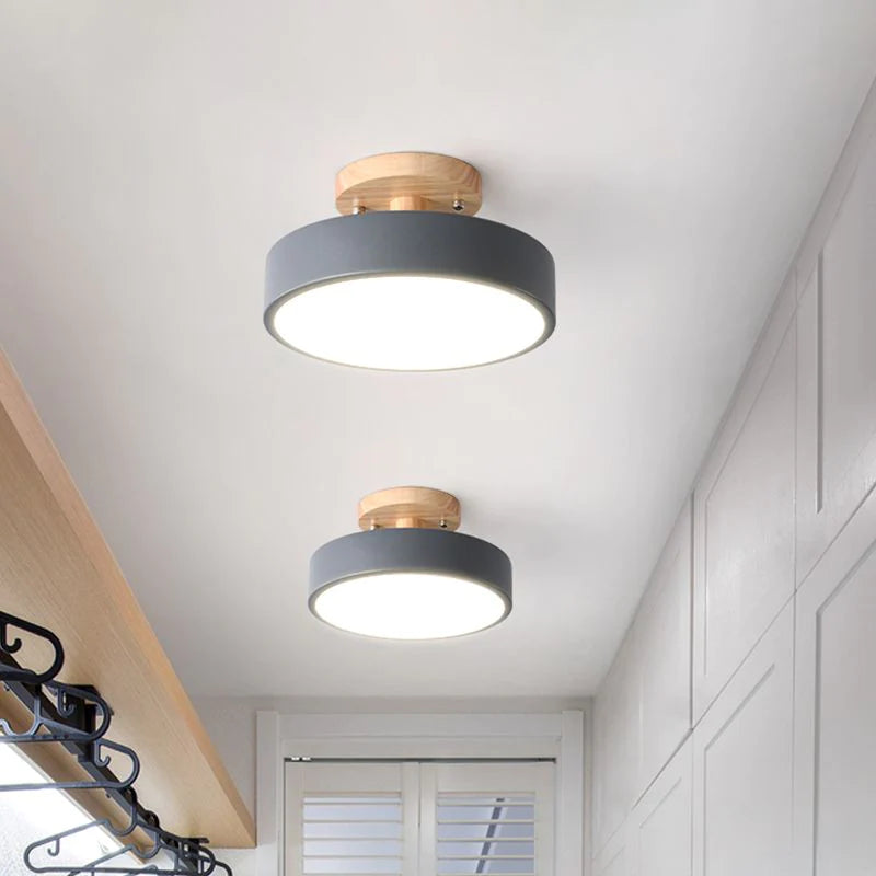 Aqiora – Lámpara de Techo LED Circular Moderna con Base de Madera