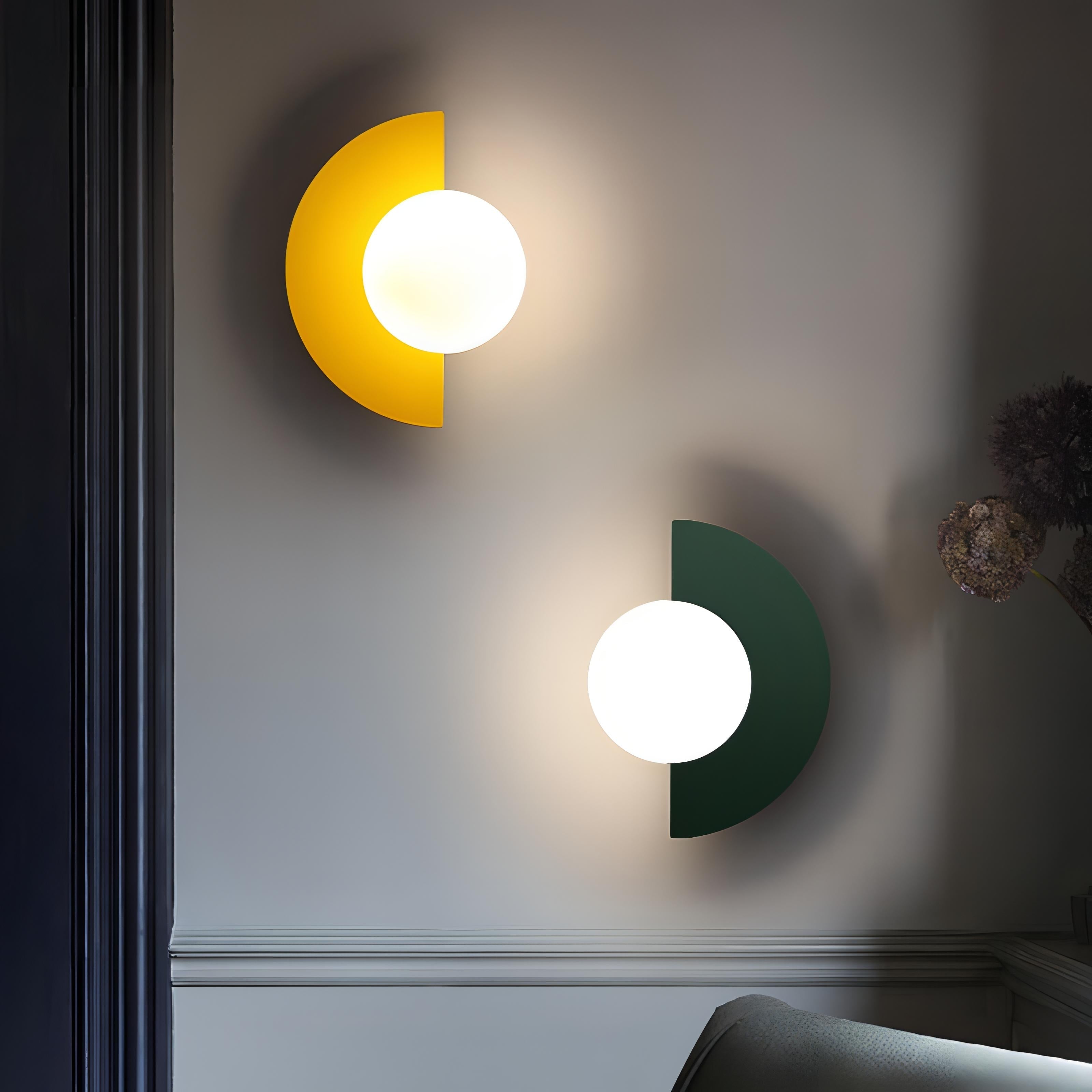 Naorena – Lampada da Parete a Semicerchio con Paralume Rotondo