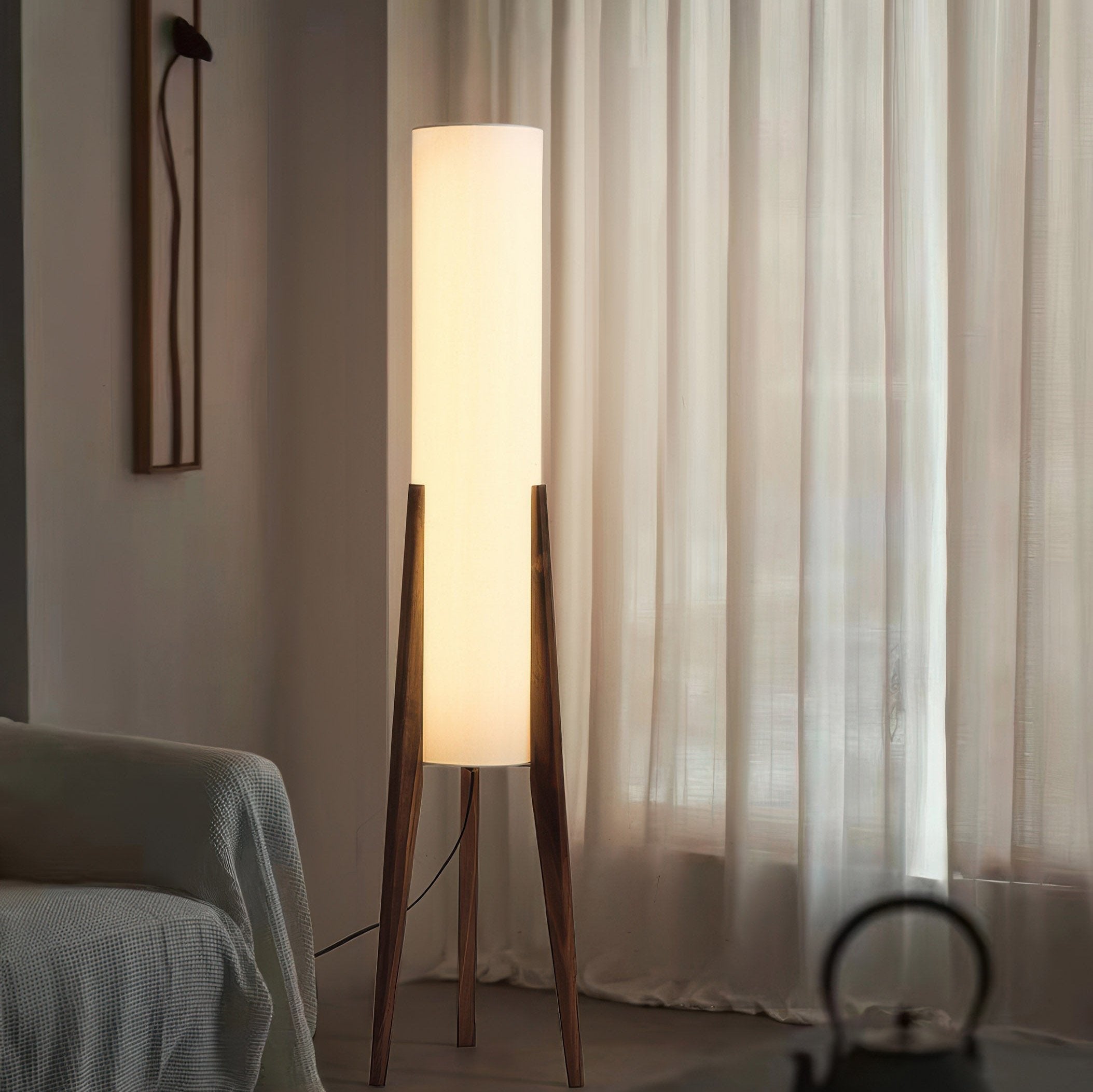 Orvane - Stolní lampa z masivního ořechového dřeva