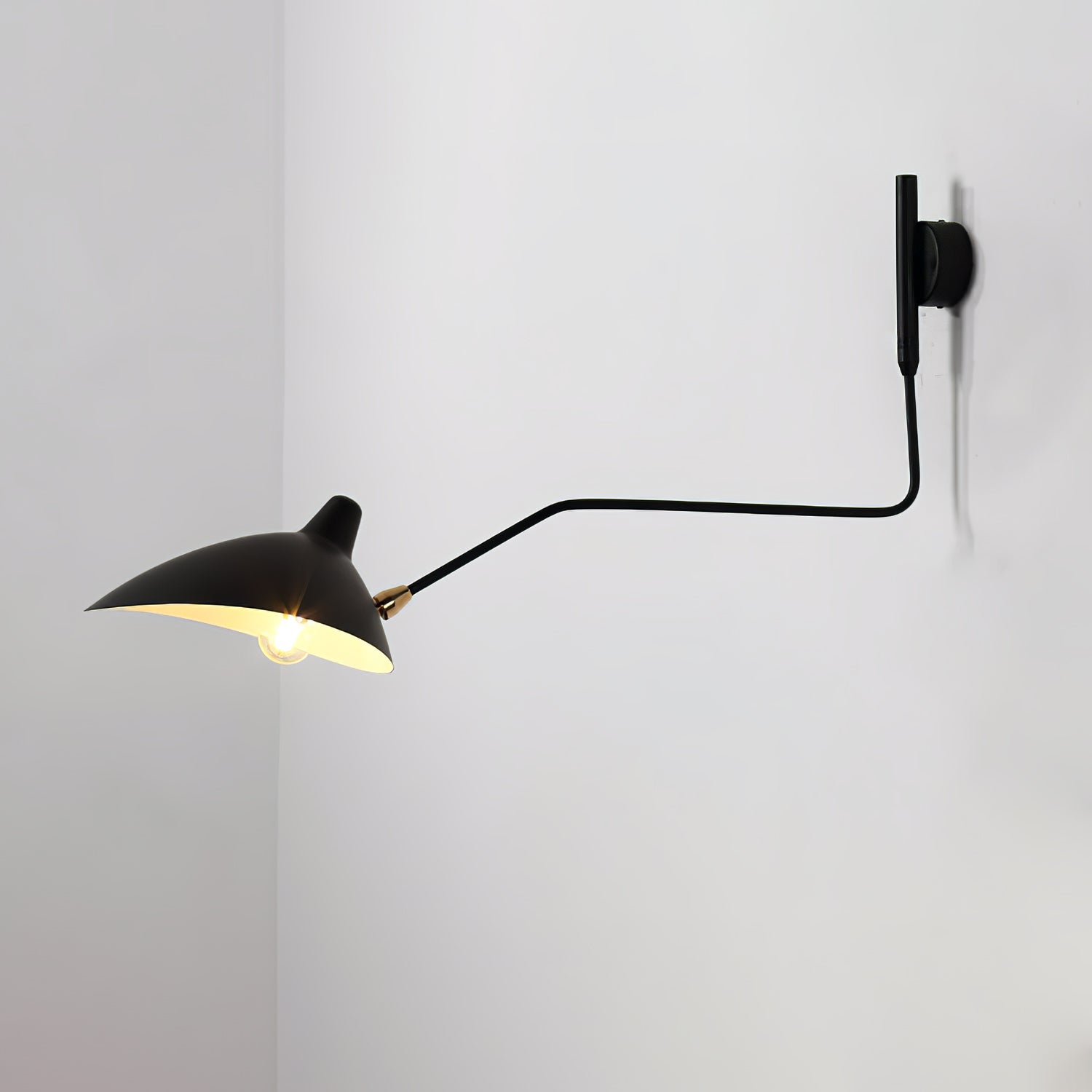 Mourella – Nastavitelná sochařská nástěnná lampa